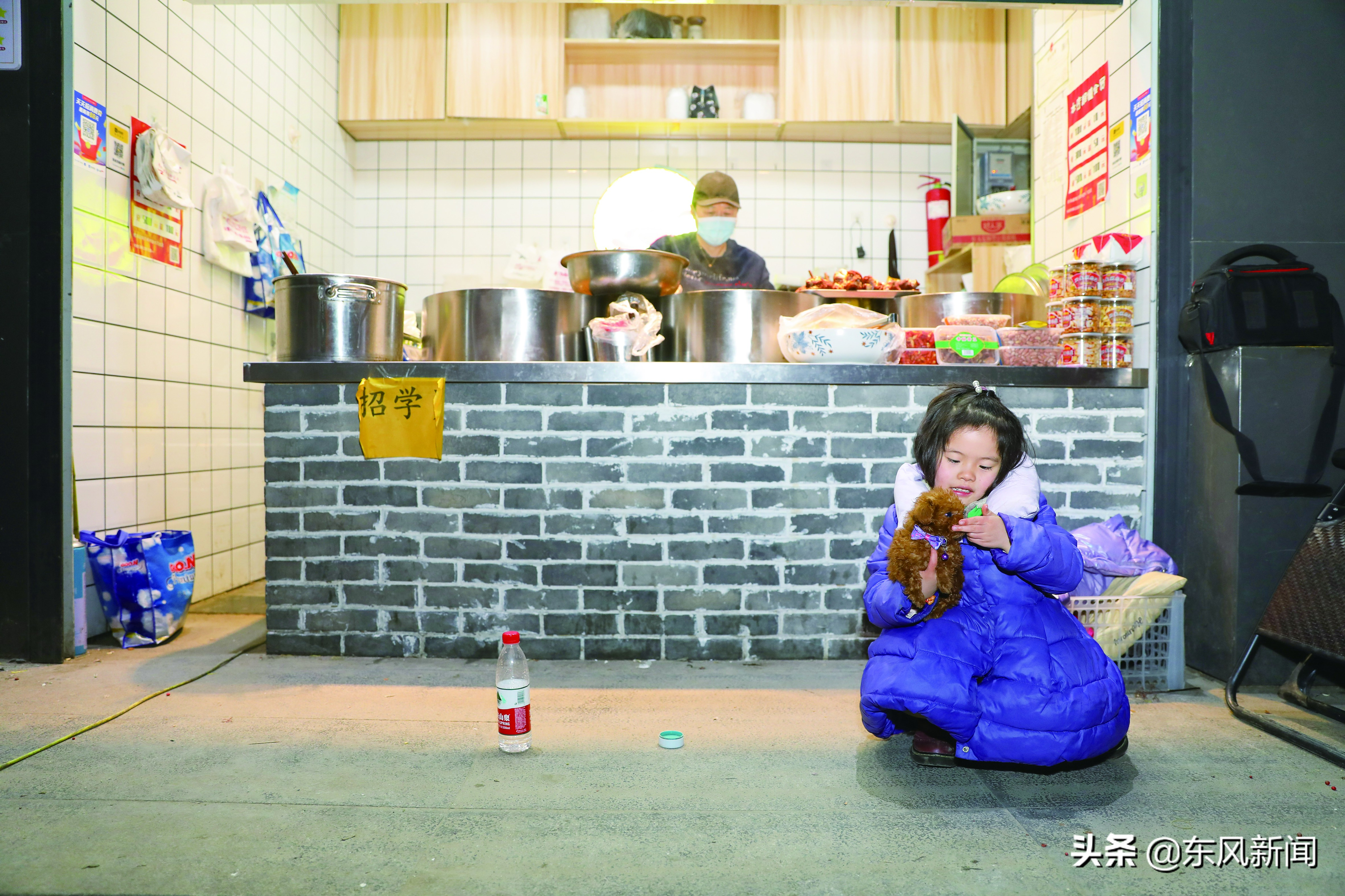 业主艰苦住烂尾楼自救,入住烂尾楼业主视频