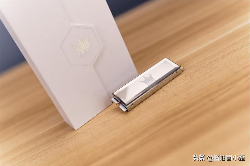 影驰rtx3090金属大师尺寸,影驰20周年纪念版rtx4090显卡开箱