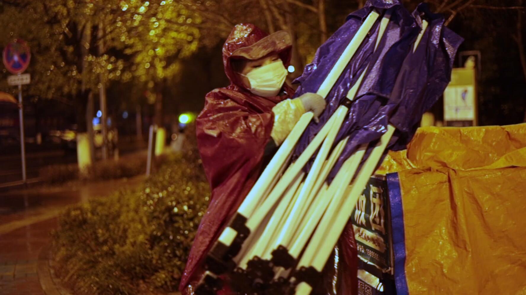 拼命比男人狠!为还清20万外债,28岁姑娘凌晨3点起床挣钱