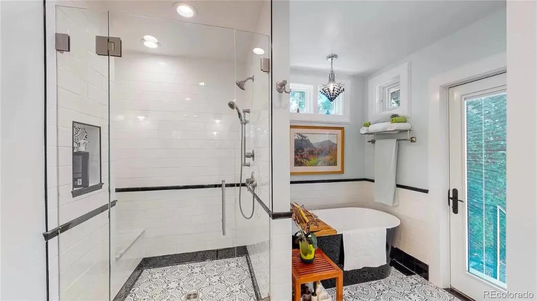 100万在国外能买到什么样的房子,在美国100万能买什么样的房子