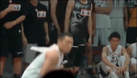 kiwi巅峰扣篮,一身肌肉打篮球