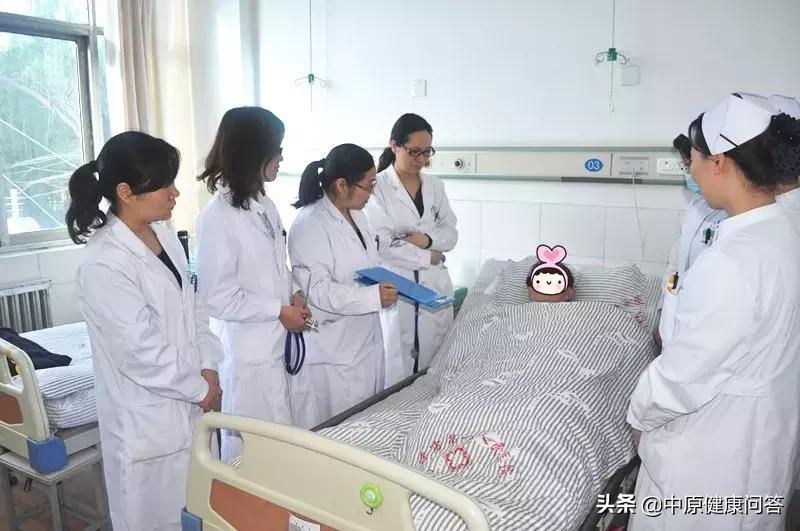 92岁老大爷家住5楼下不来，医生到家服务