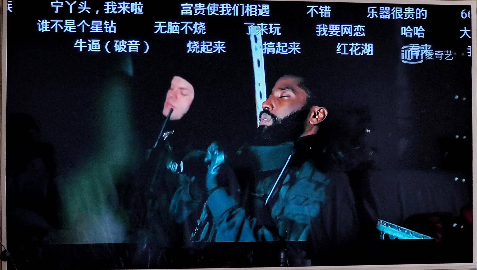 在电视上看爱奇艺电视频道,电视果5splus能连续播放吗