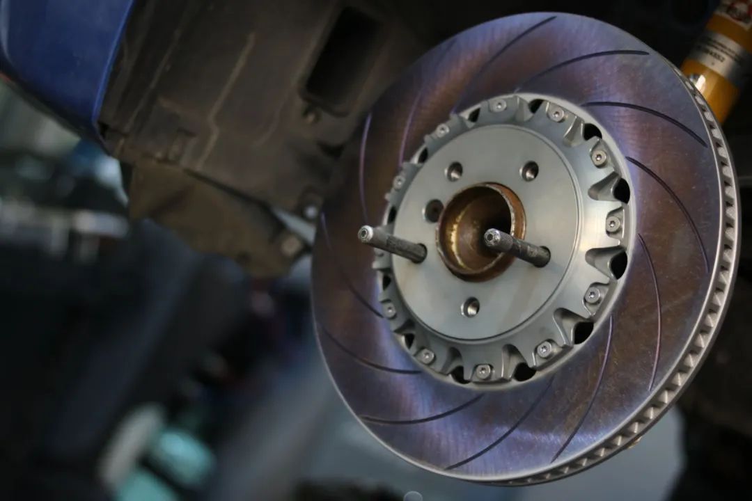 怪兽改造跑车视频,宝马f20120改装