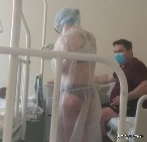 俄比基尼女护士露出真面目,网友惊叹:原来颜值也很能打