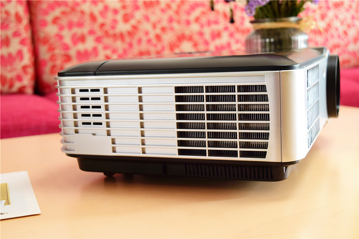 瑞格尔rd806投影机可以连wifi吗,瑞格尔rd806投影机能连手机吗