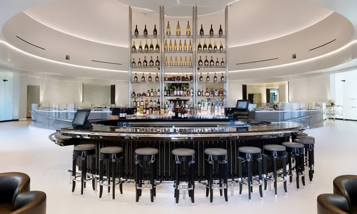 她取了个中国名字，从此纵横西方名流艺术圈30年