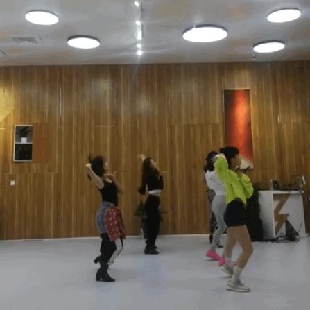 豪门阔太非要来当女团选秀?姐姐版《青你》比狗血电视剧还有看头