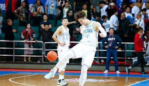 史鸿飞唯一扣篮,史鸿飞绝杀球