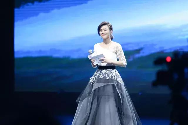 东方卫视陈辰与陈蓉谁厉害,上海电视台主持人陈辰现在怎么啦