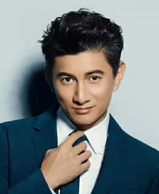 霹雳虎吴奇隆招牌动作独特的跳跃,霹雳虎吴奇隆很有钱吗