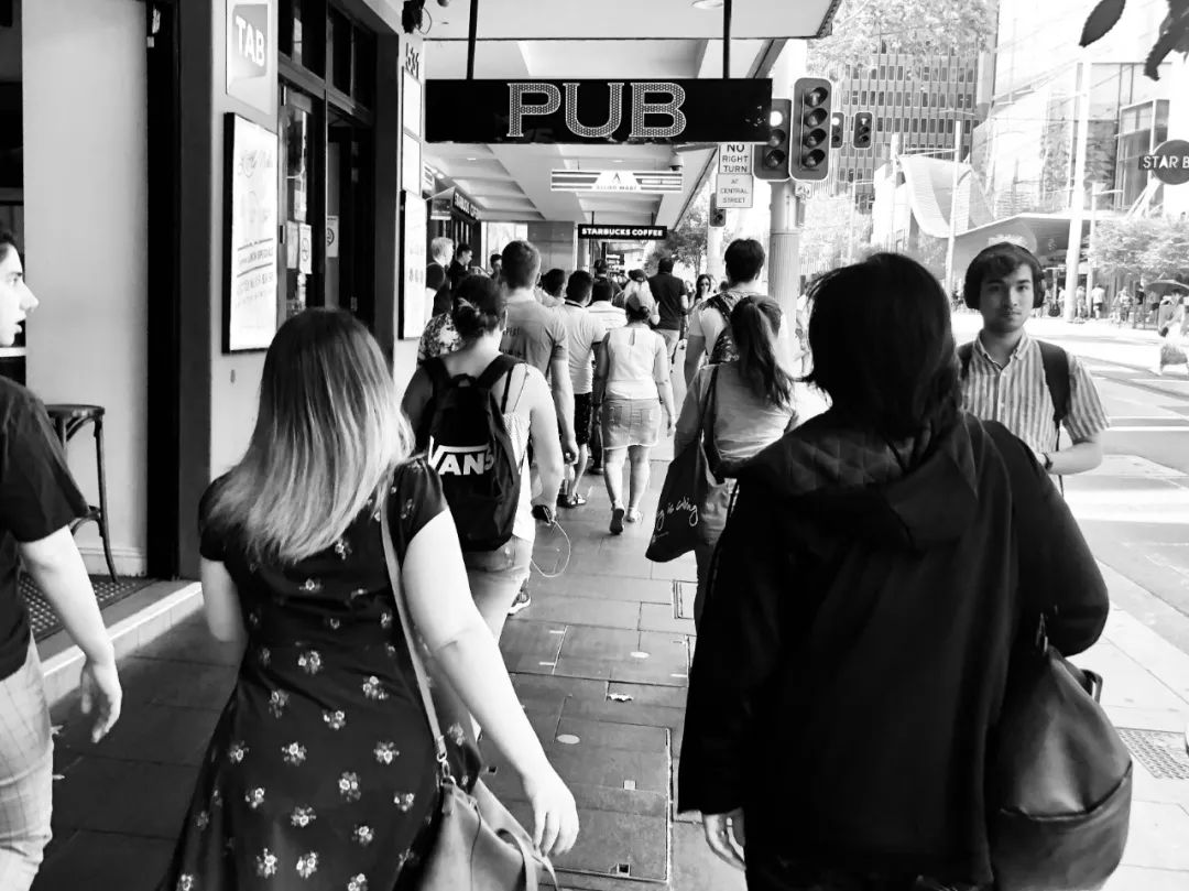 “我们都看不到头”:疫情突袭下,澳洲的华人商户关店还是死撑?