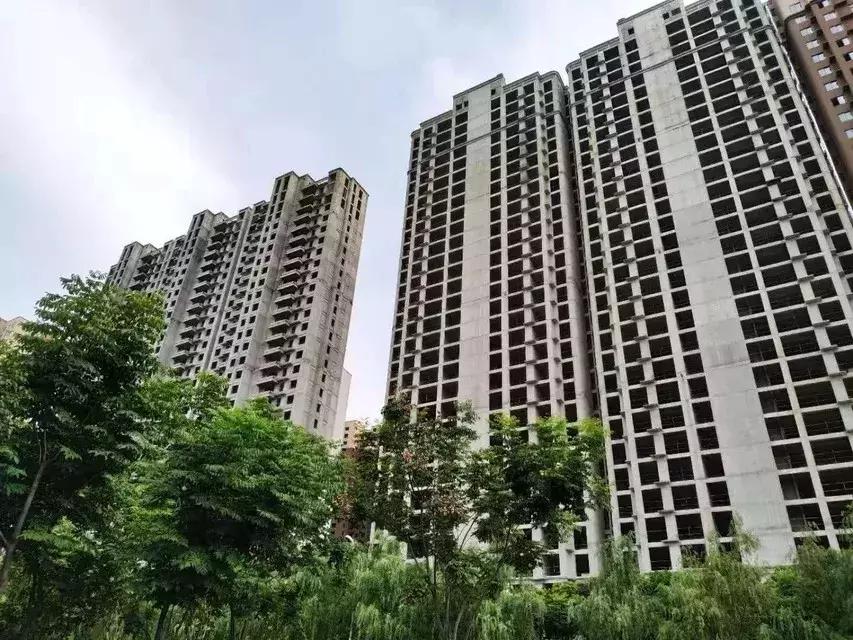 有的违反航空法有的超出规划红线南阳“问题”楼盘横生整治5年调查