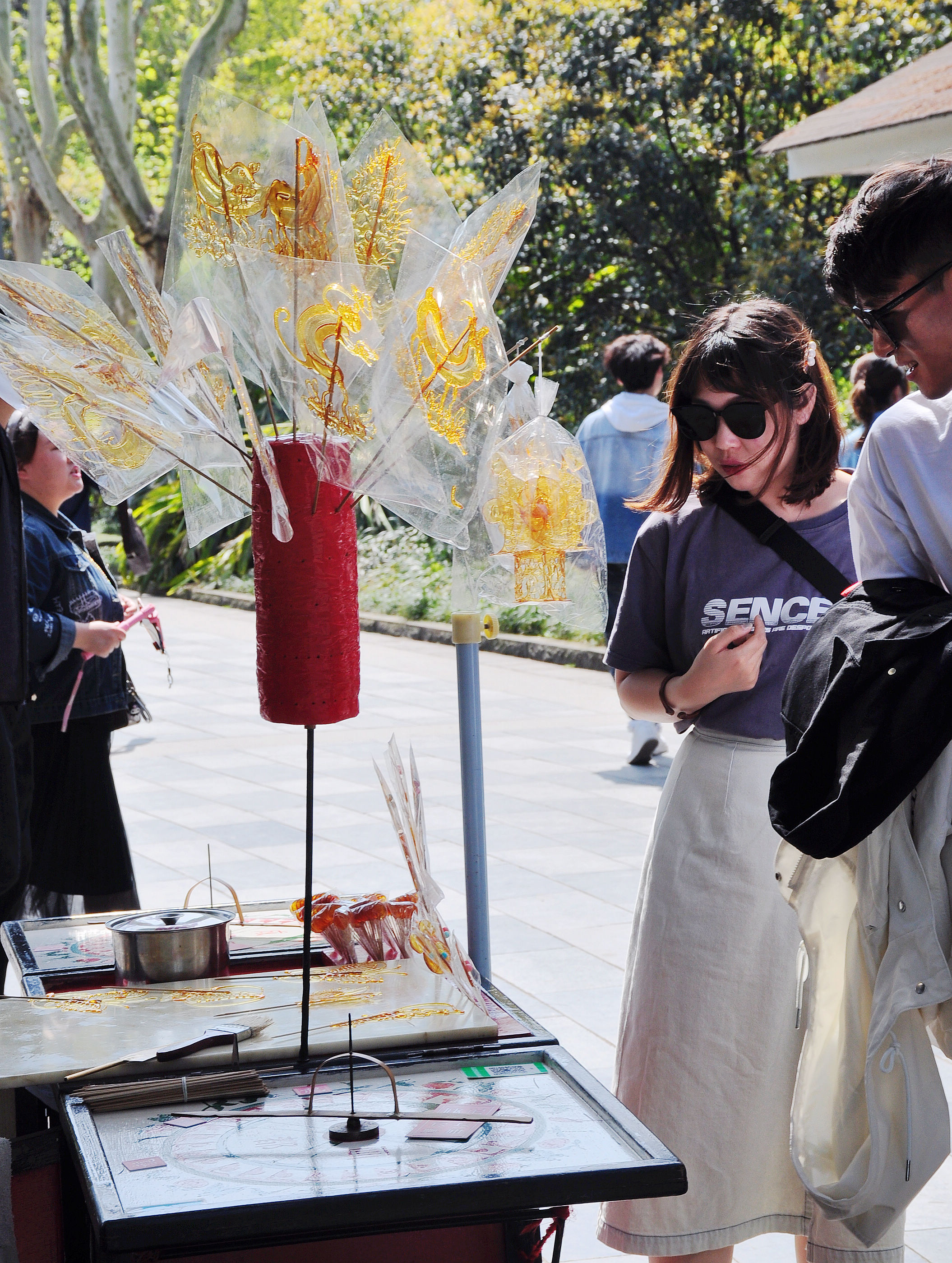 关于糖画糖饼的视频,中国糖画和韩国糖饼