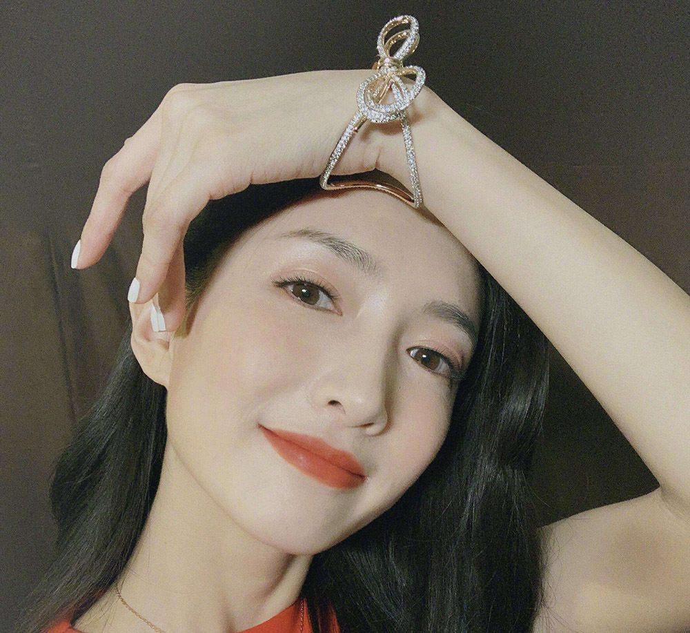 好看高级百搭的妆容详细教程,简单的日常裸妆清透妆容教程