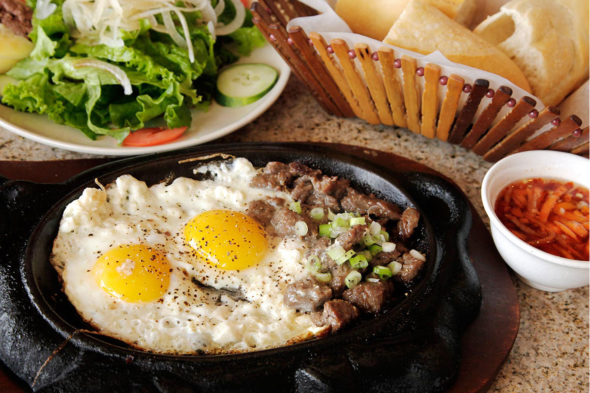 越南特色好吃的美食大全攻略 (40种好吃的越南美食)