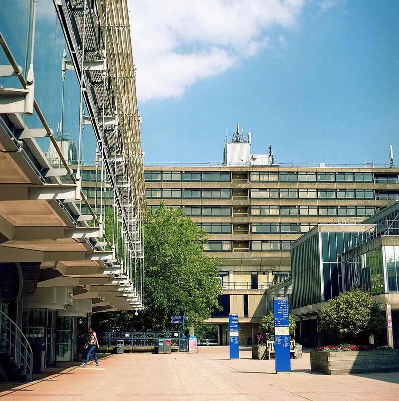 今天我们聊下巴斯大学怎么样，以及英国留学一年的红利问题