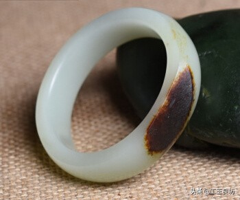 怎样挑选一款适合自己的手镯,手镯怎么选显年轻