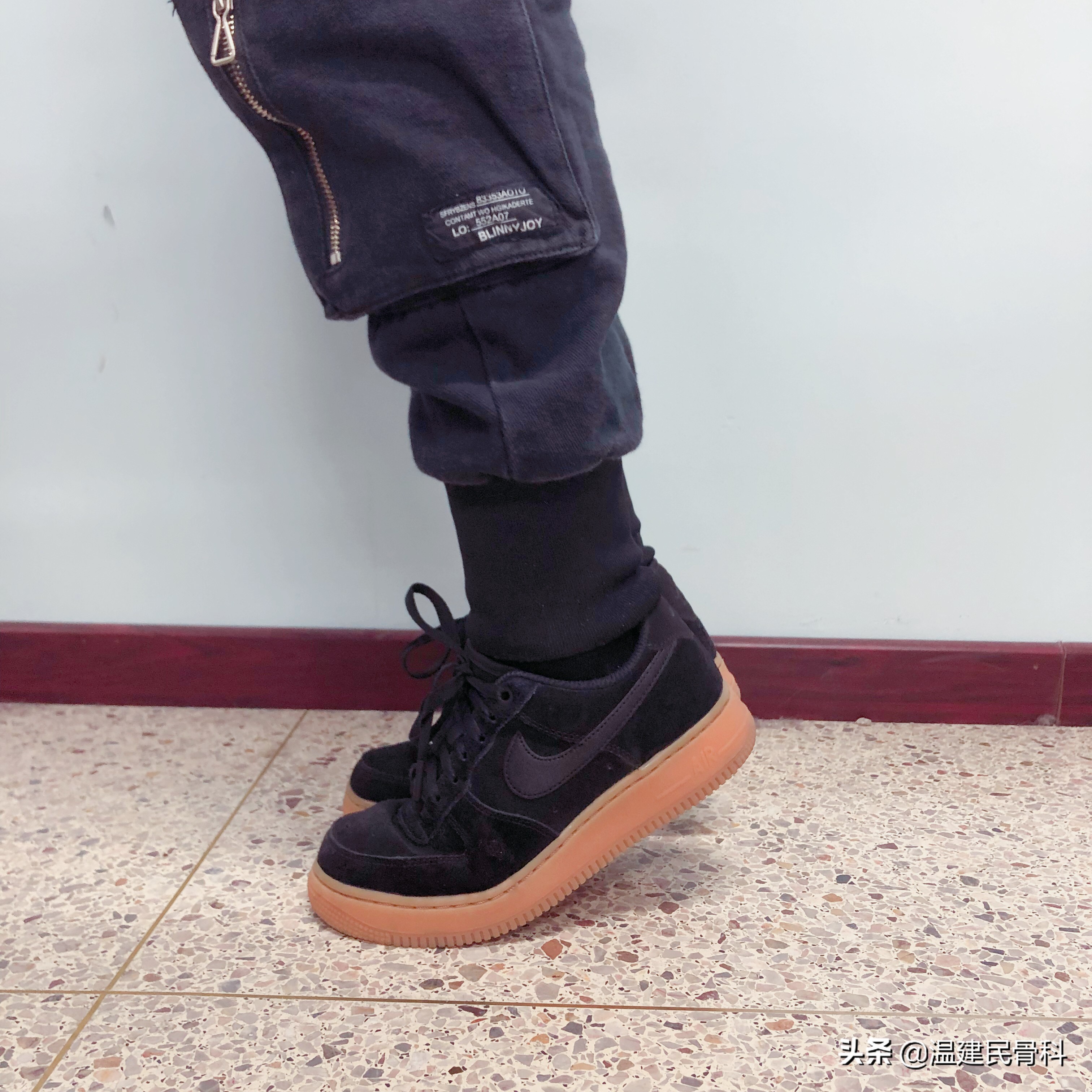 久坐久站腰酸背痛怎么回事,久站久坐脊椎疼腰疼挂什么课