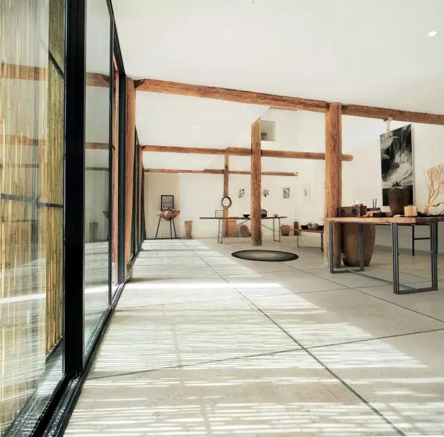 他在大理租下23个足球场大的地方，种菜、养牛、建农场日子过成诗