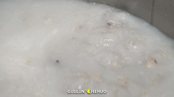 螺蛳粉好吃的秘密就是这碗高汤,煮螺蛳粉的汤第一遍为什么要倒掉