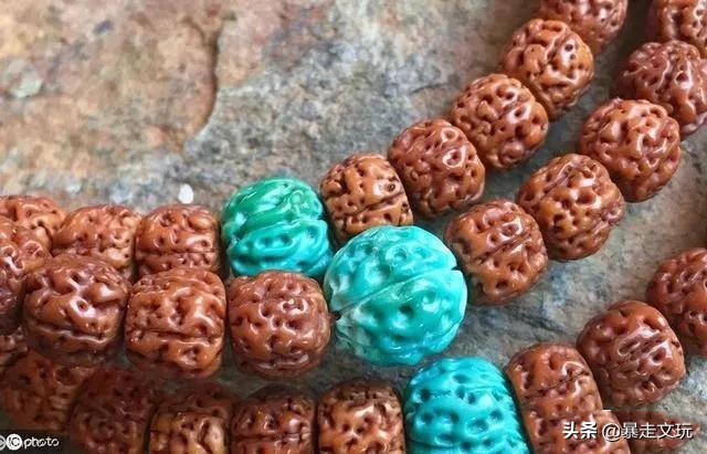 金刚菩提手串弄上84消毒液发黑,金刚菩提手串发黑了怎样清洗