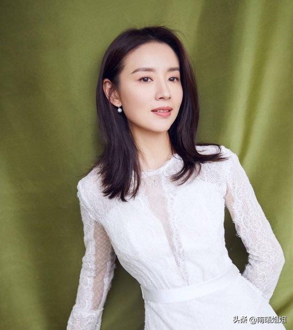 你的脸型适合披头发还是扎头发,扎什么发型发际线不会后移和秃头