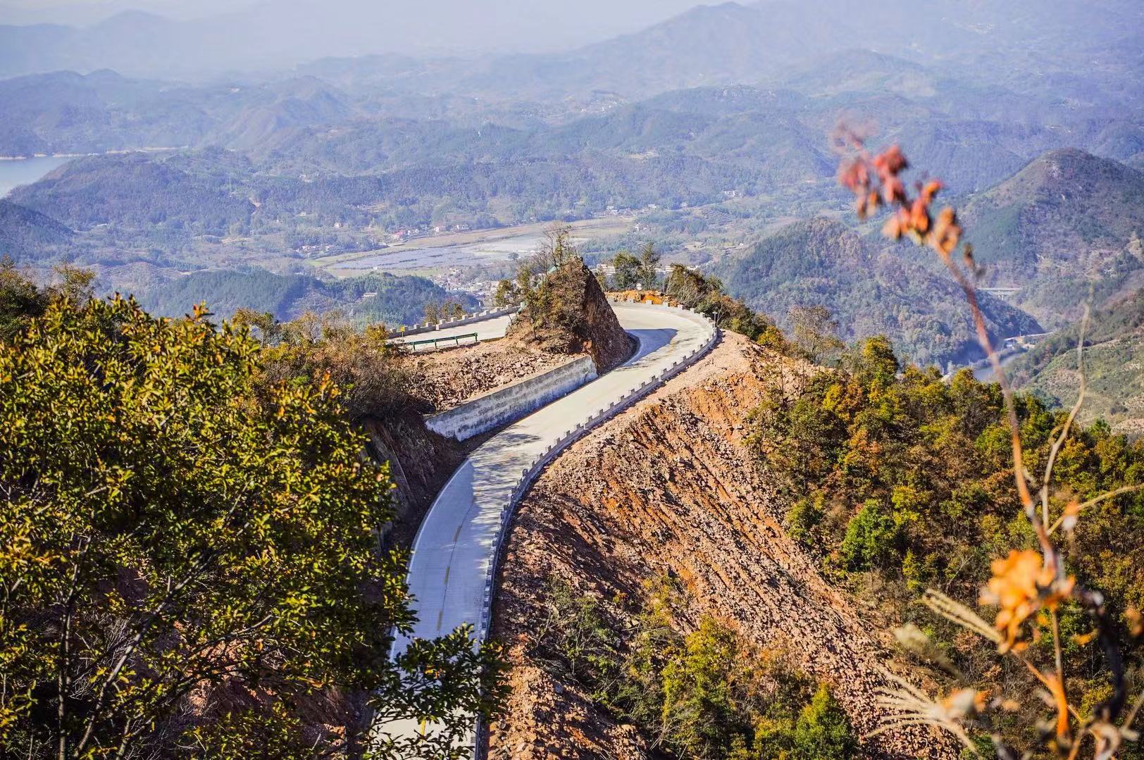 大别山天路值得去吗,自驾一条神奇的天路