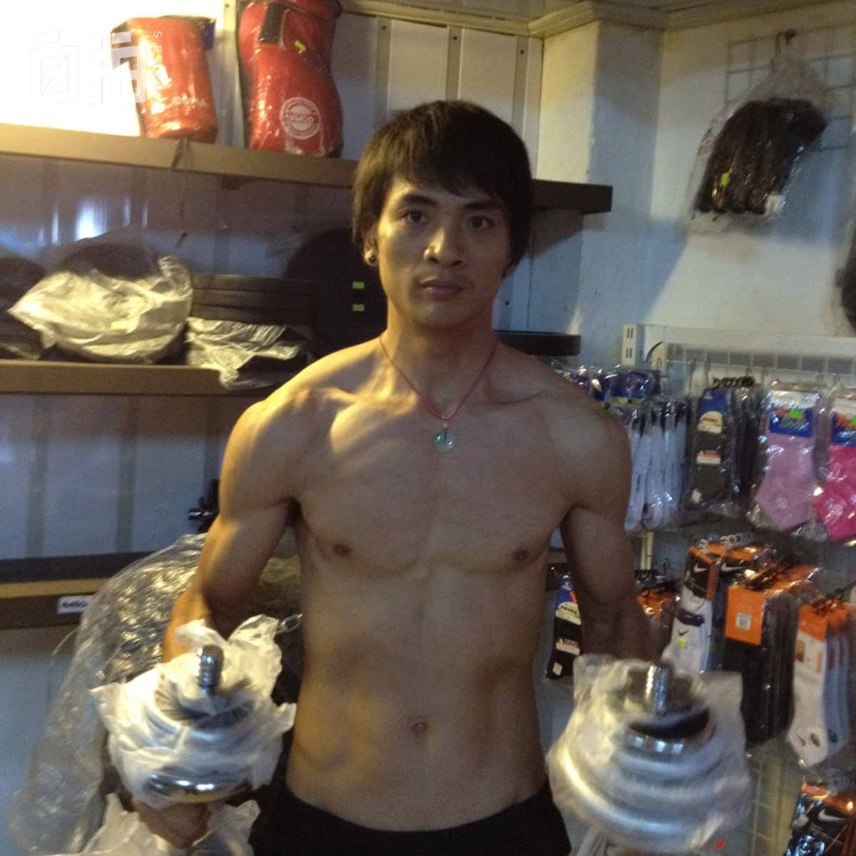 我，19岁到岛国打工，24岁赊了100万的货开店，2年还清