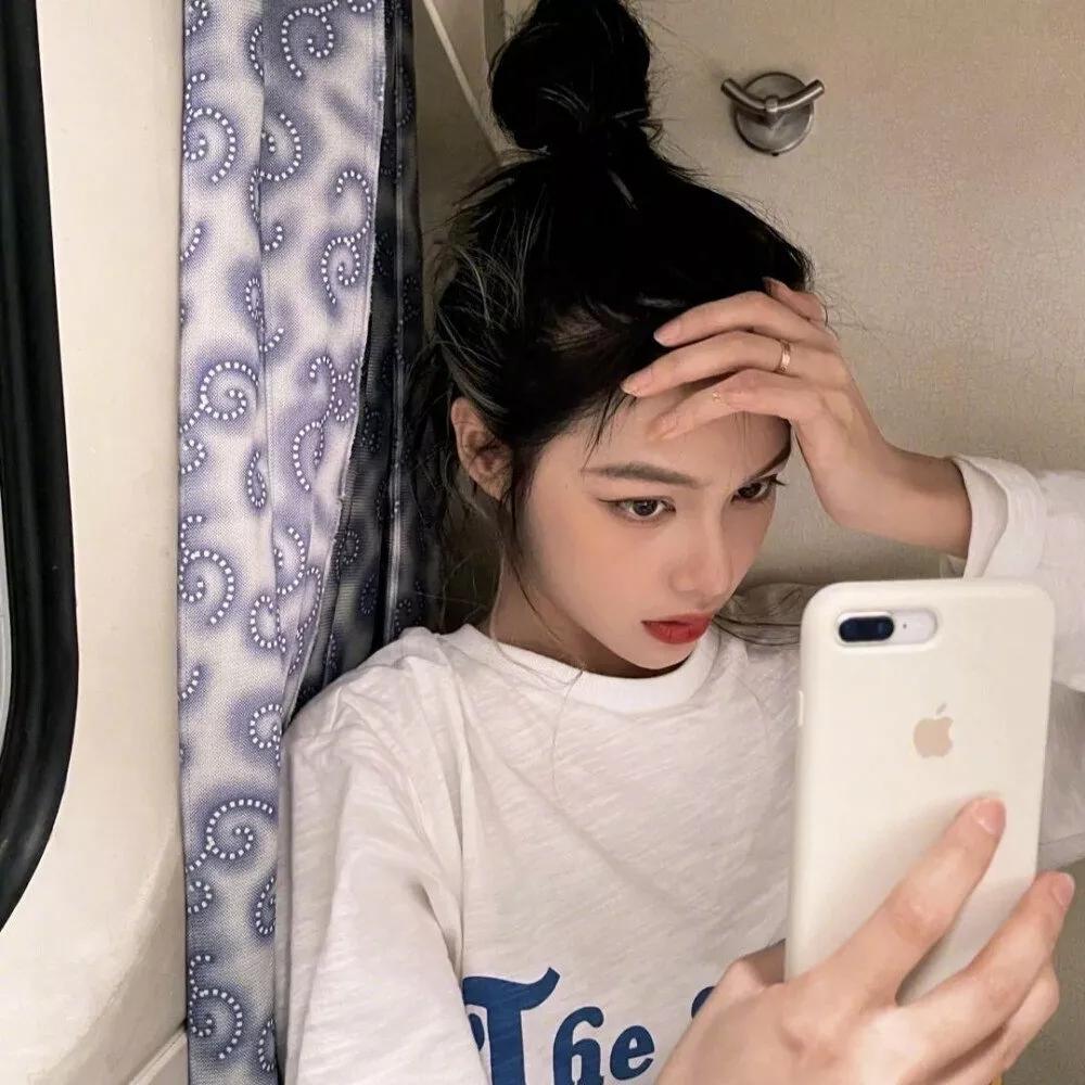 人总是爱翻影响自己心情的东西,总是去翻影响自己心情的东西