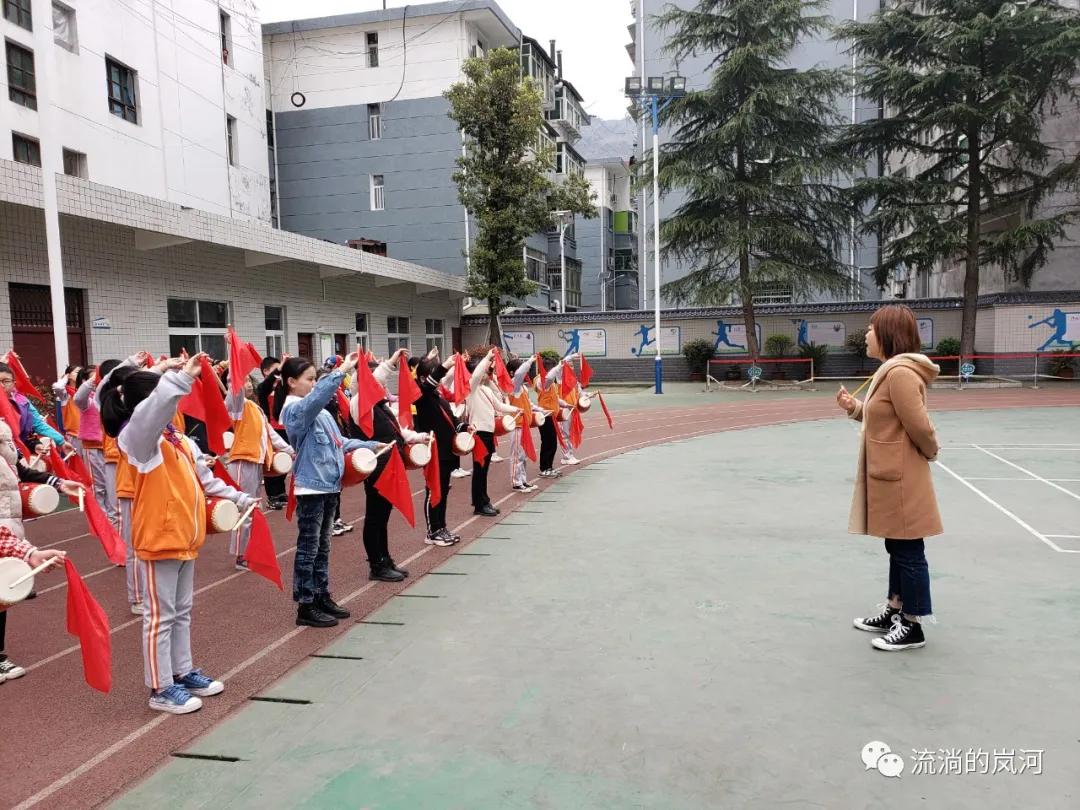 千里支教完整版,一首歌关于一个支教老师