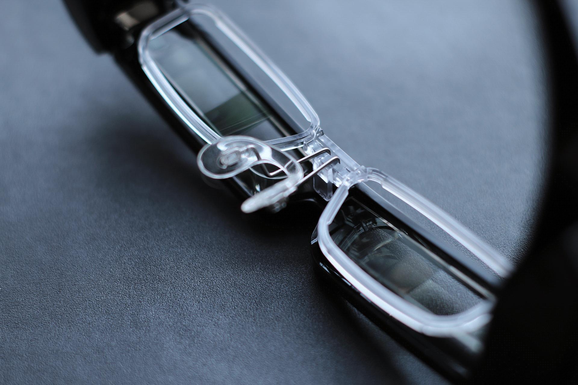 忘掉GoogleGlass,看这边｜EpsonMOVERIOBT-30C智能眼镜体验