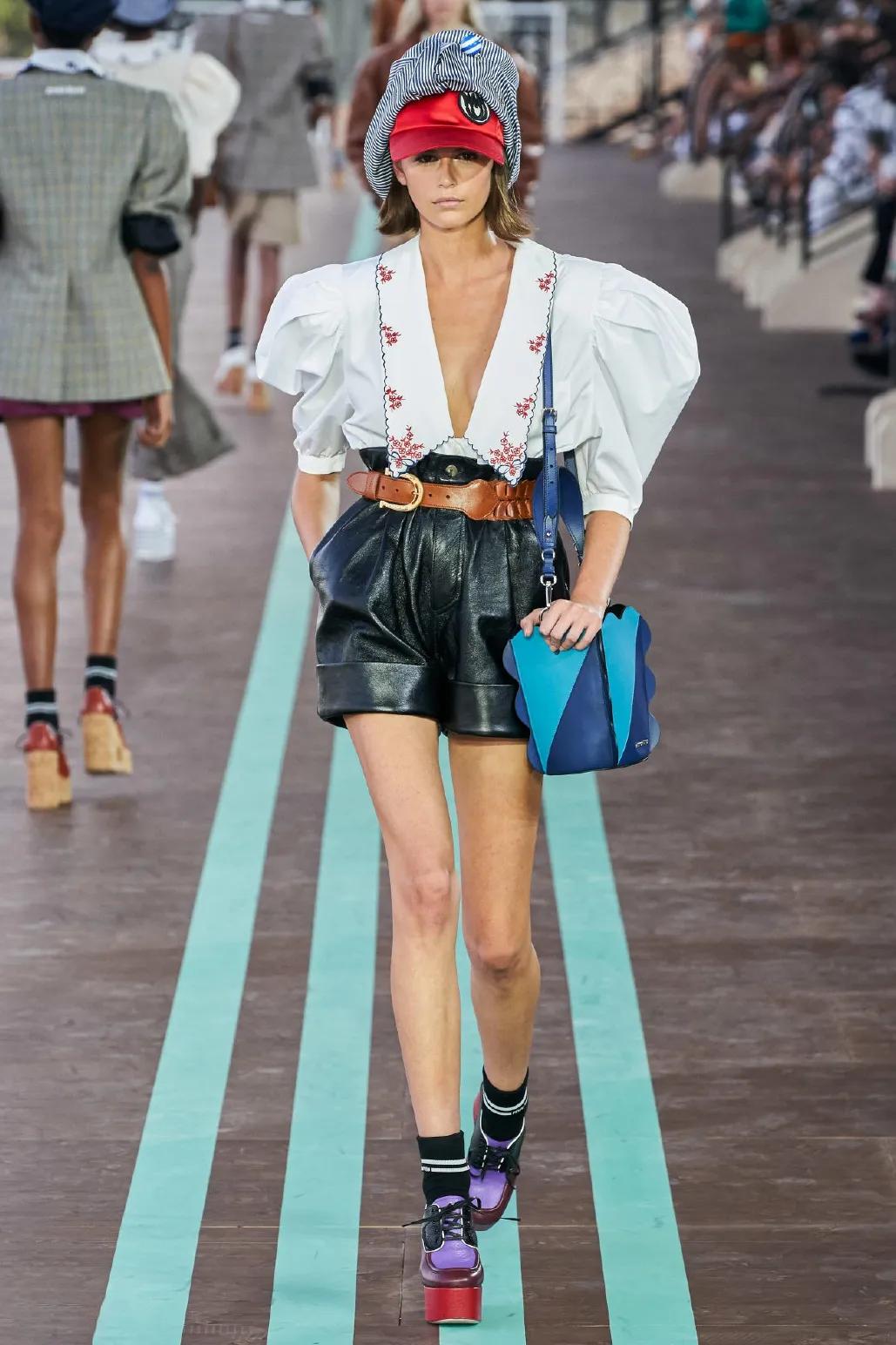 古力娜扎深v蓝色礼服和鞠婧祎,娜扎和鞠婧祎