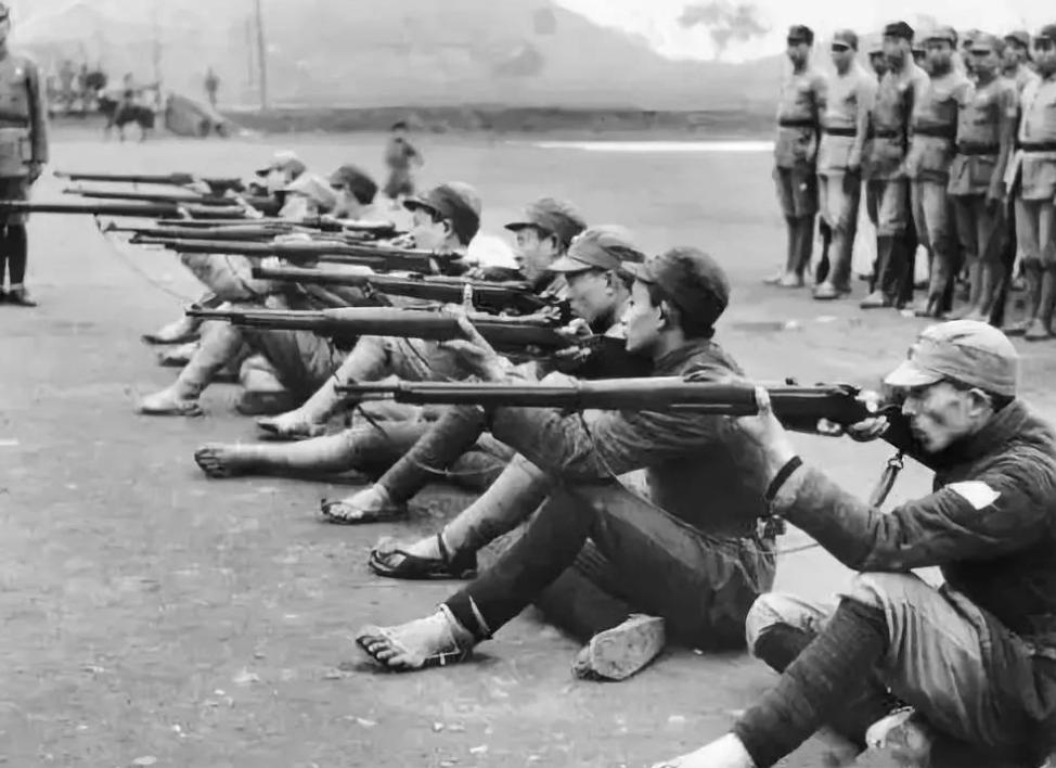 警卫团团长张耀祠:保卫主席43年,主席:比子女都周到