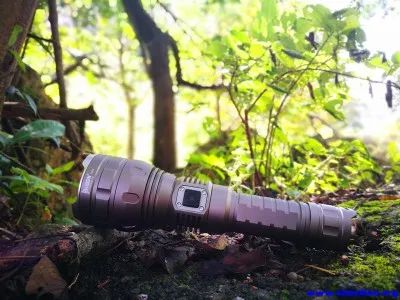 务实去华当行本色—wubenT105远射手电