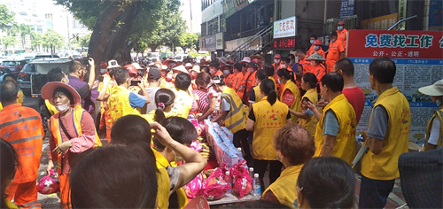 广东惠州：月满中秋艾安琪公司联合“一典心意”公司爱心传千家