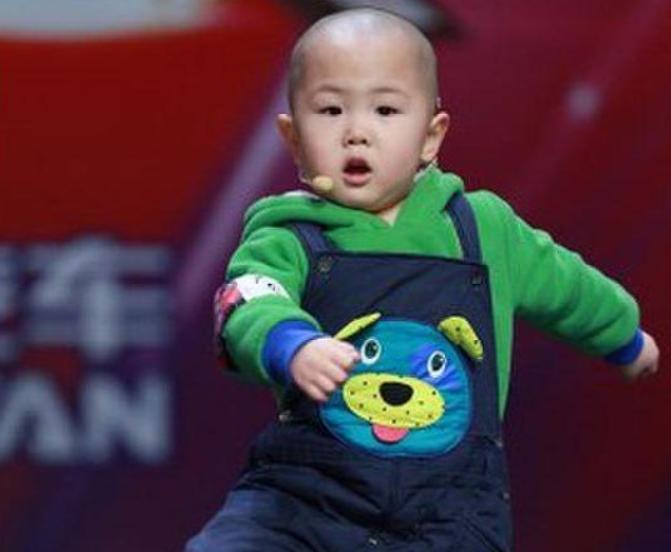 广场舞神童李泽睿近况,15岁广场舞神童郑学智