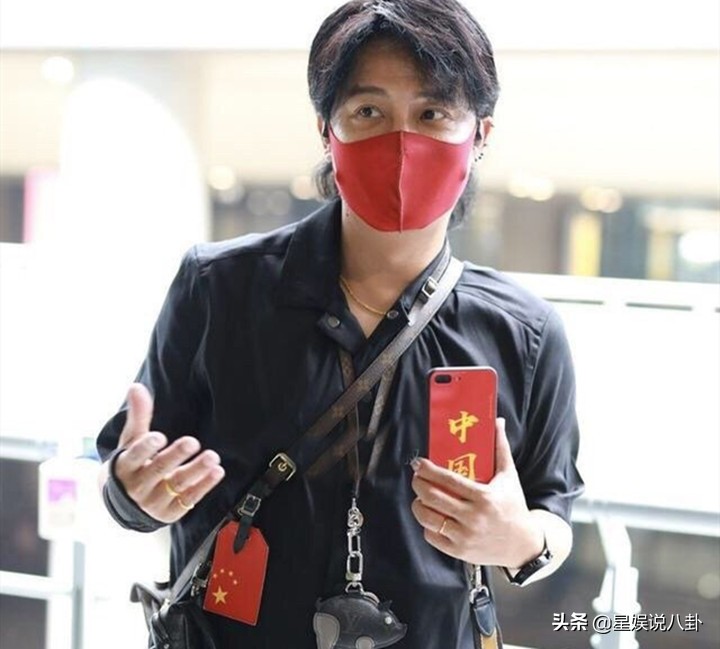 陈志朋穿凉鞋照,陈志朋穿靴子跳舞