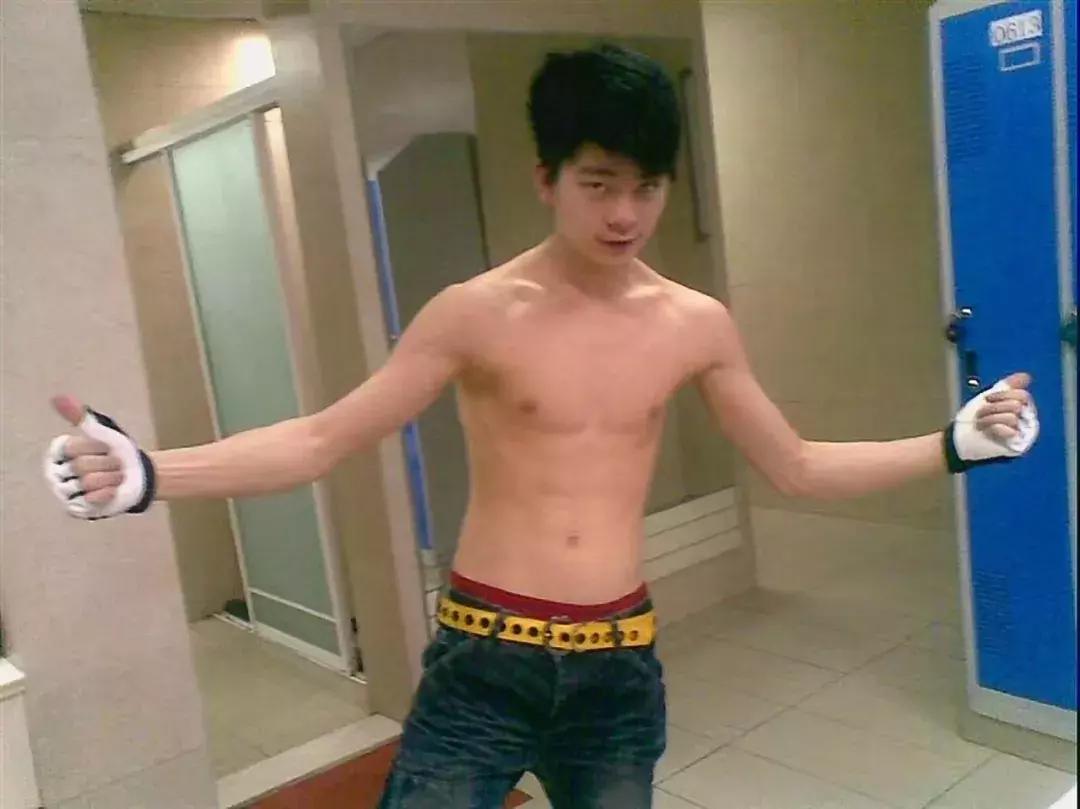 为了健美辞去工作,为了健身自己开了一家健身房