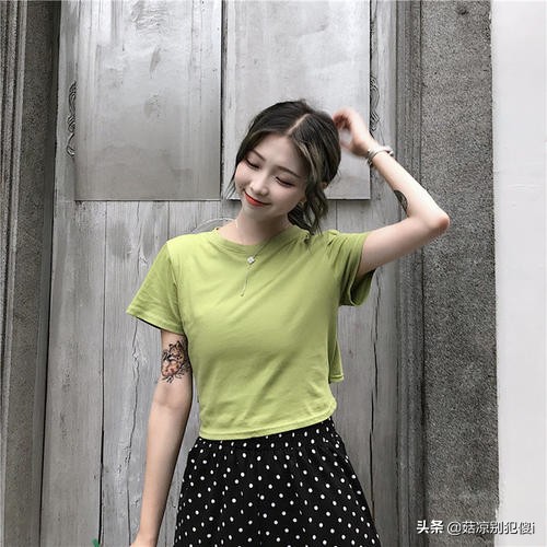 皮肤黑黄适合穿抹茶色吗,皮肤黄穿奶油黄好看吗