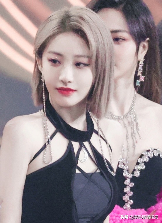 裙子被大风刮起来说说,the9喻言到底有多厉害