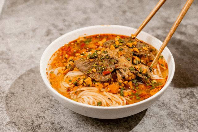 一篇文章带你了解透云南米线！强推