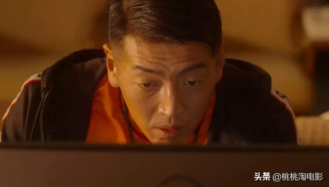 这部剧表面有多不正经，内在就有多扎心与痛