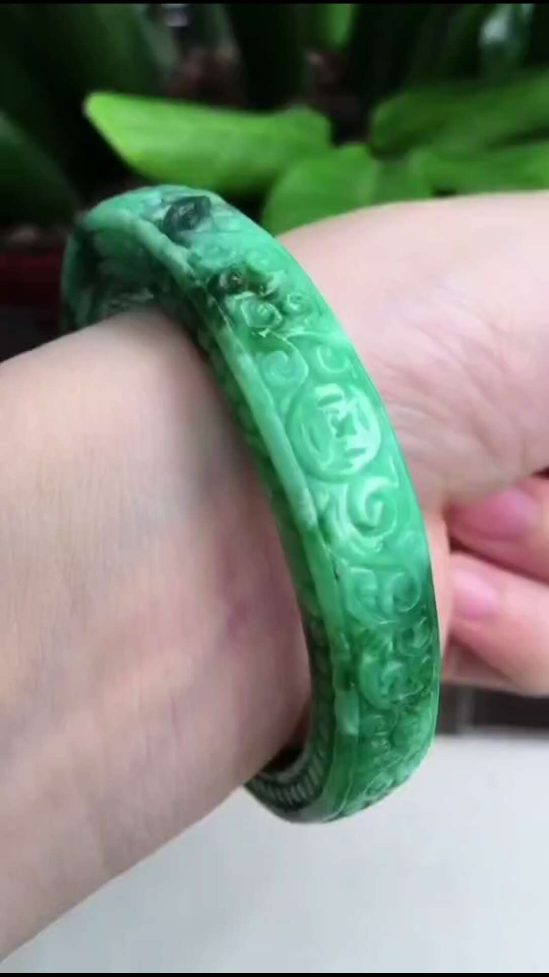 5000元糯种翡翠手镯,5000可以买到什么翡翠手镯