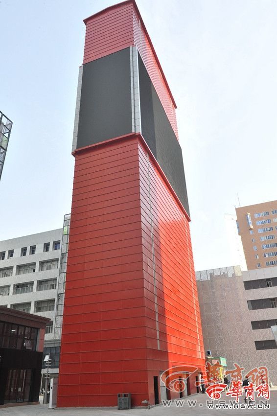 西安高新区矗立烂尾停车塔库无人管？负责人被判入狱