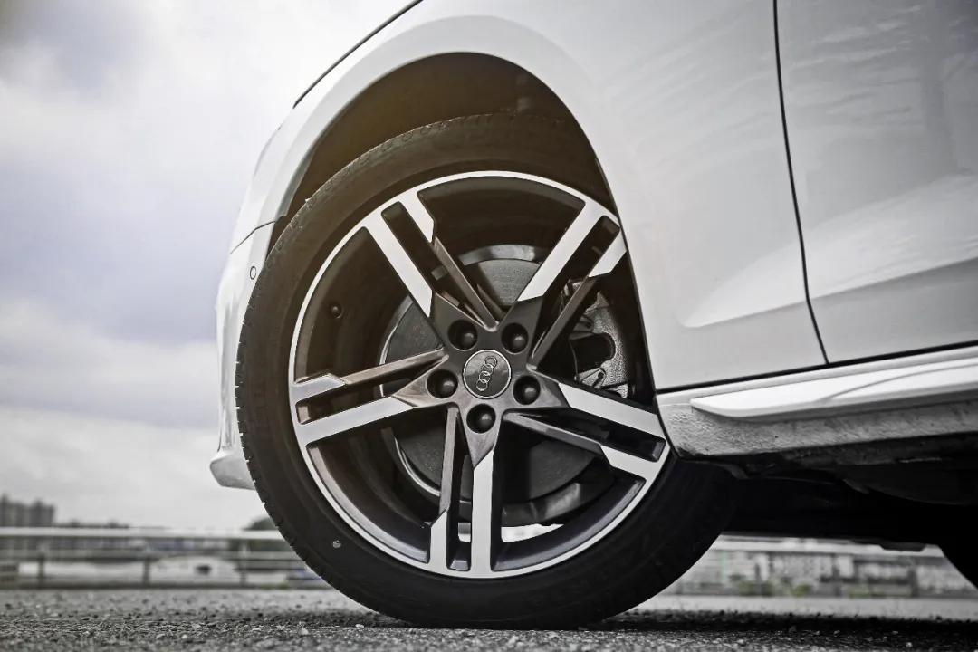 成功人士绕不开的三款车,奥迪a4l40四驱quattro值不值得买