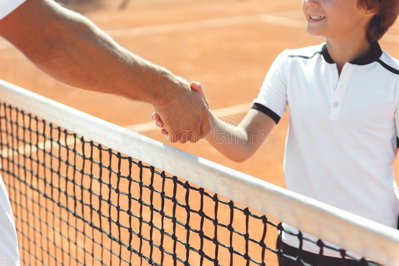 怎么能让小孩听话1岁,怎么才能让孩子听话的方法