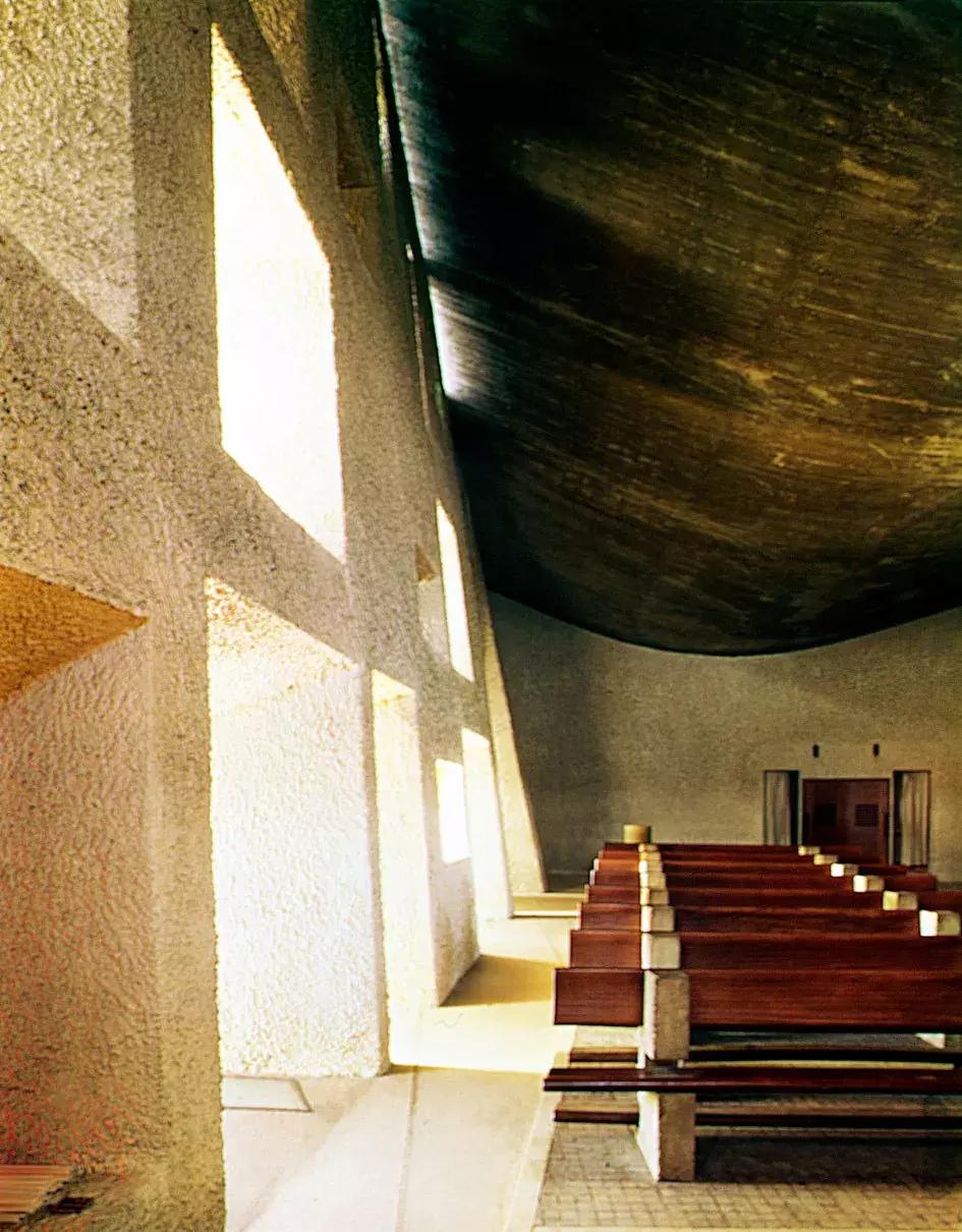 看得见风景的房间简介,看得见风景的房间深度解析