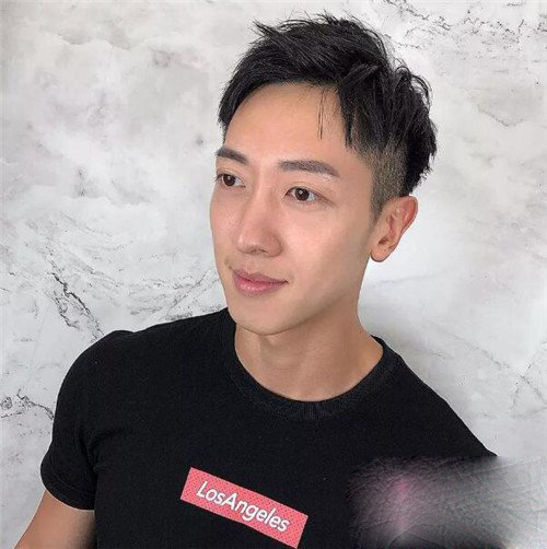 韩国发型男生短发三七分,韩国翻翘短发发型图片