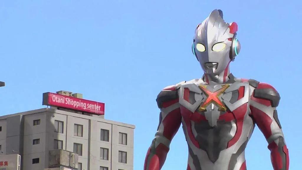 艾斯奥特曼40年后再变身,艾斯奥特曼为什么那么火